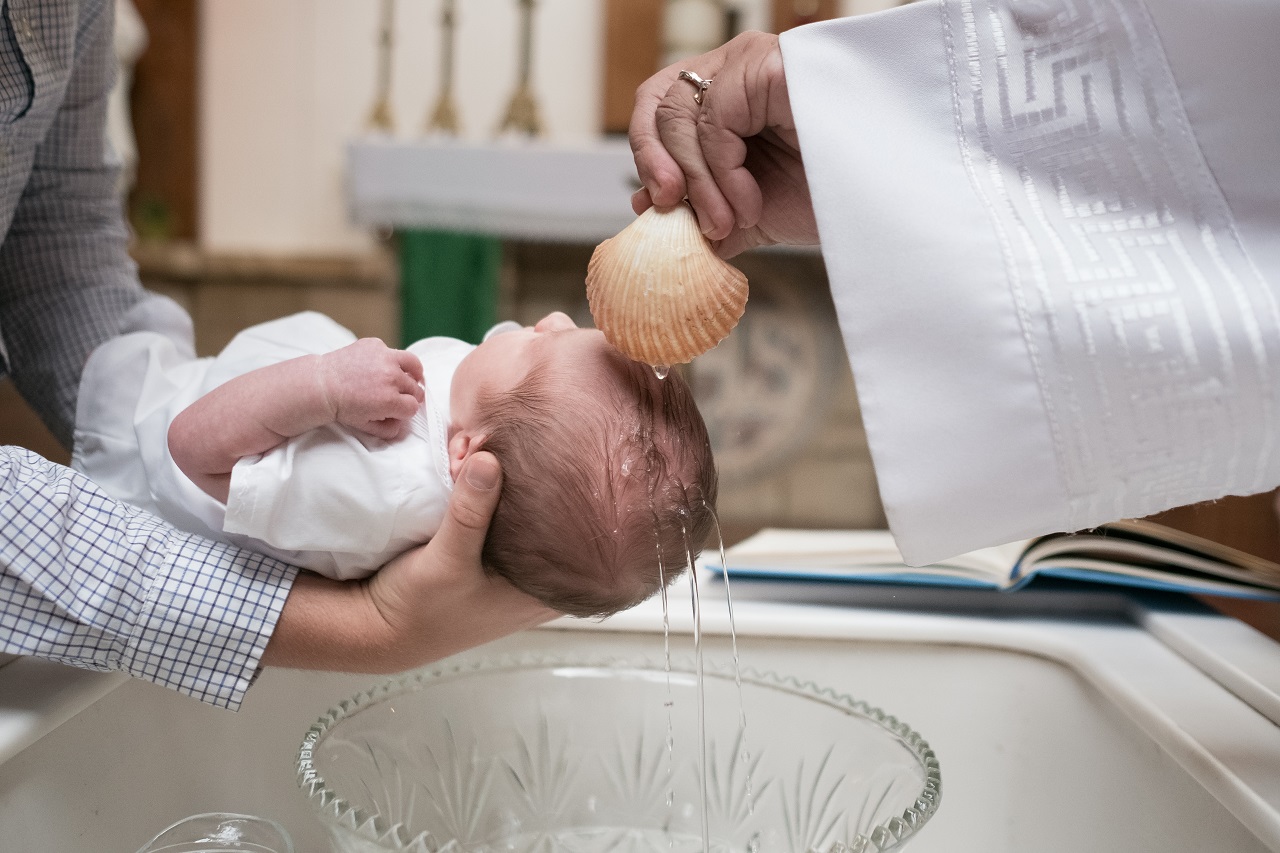 Prezenty na chrzest, które okażą się świetną pamiątką na lata
