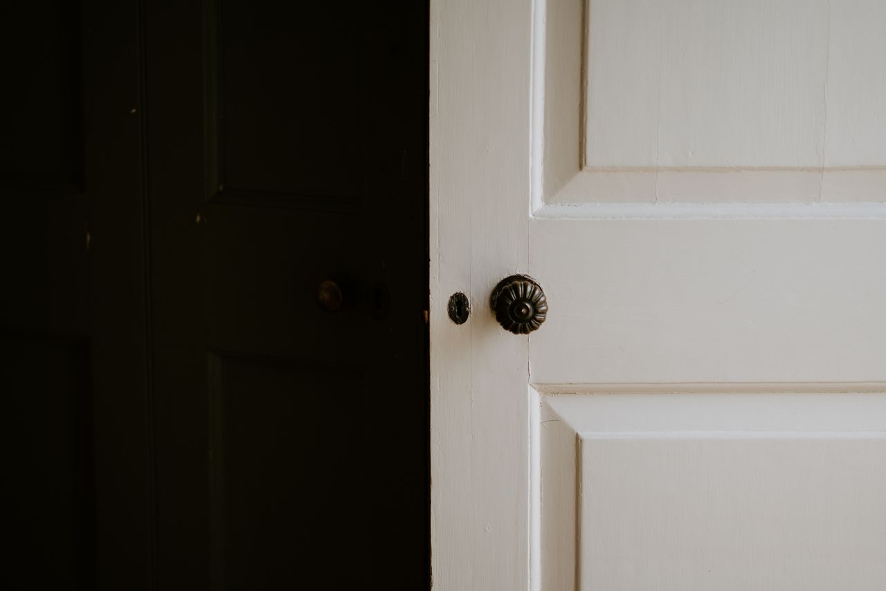 Czym różnią się między sobą poszczególne gałki do drzwi?