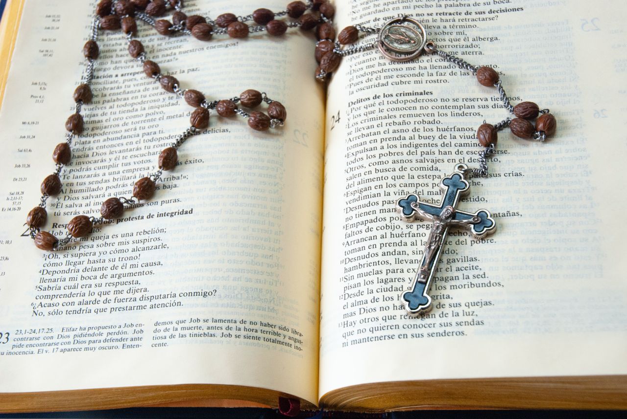 Obowiązkowe lektury dla każdego katolika – co warto przeczytać?