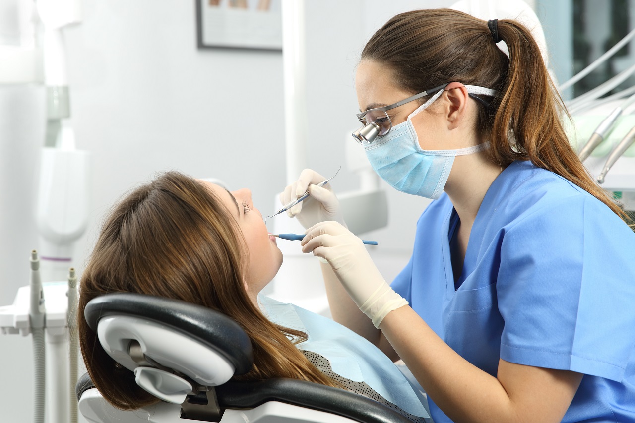 Dlaczego warto zdecydować się na wizytę u stomatologa?